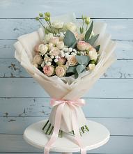 Букет цветов из:  Розы и Лизиантусы в Старое