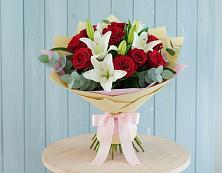 Букет цветов из:  Лилии и Розы в Старое