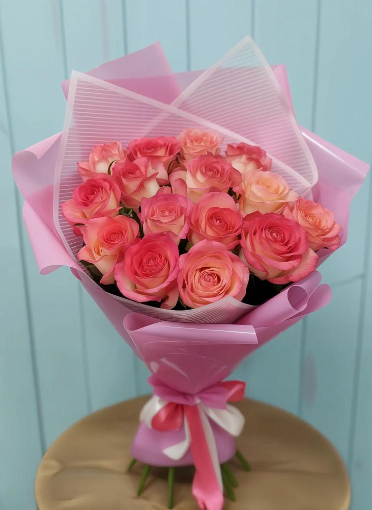 Букет 15 Розовых роз Равель в Старое