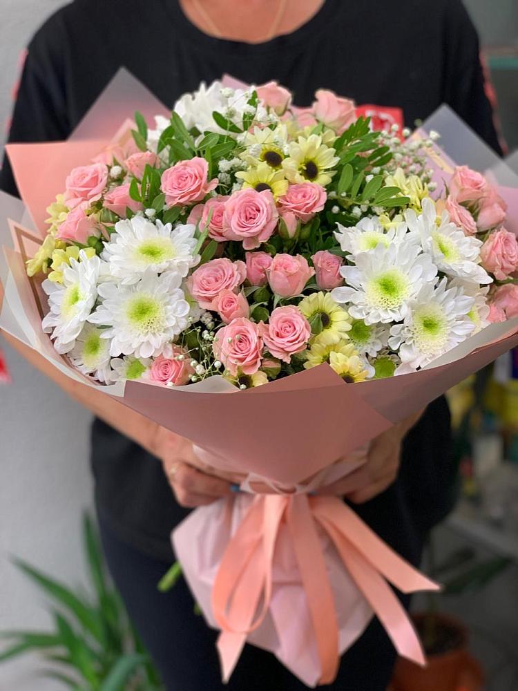 Букет цветов из: Розы и Хризантемы в Старое