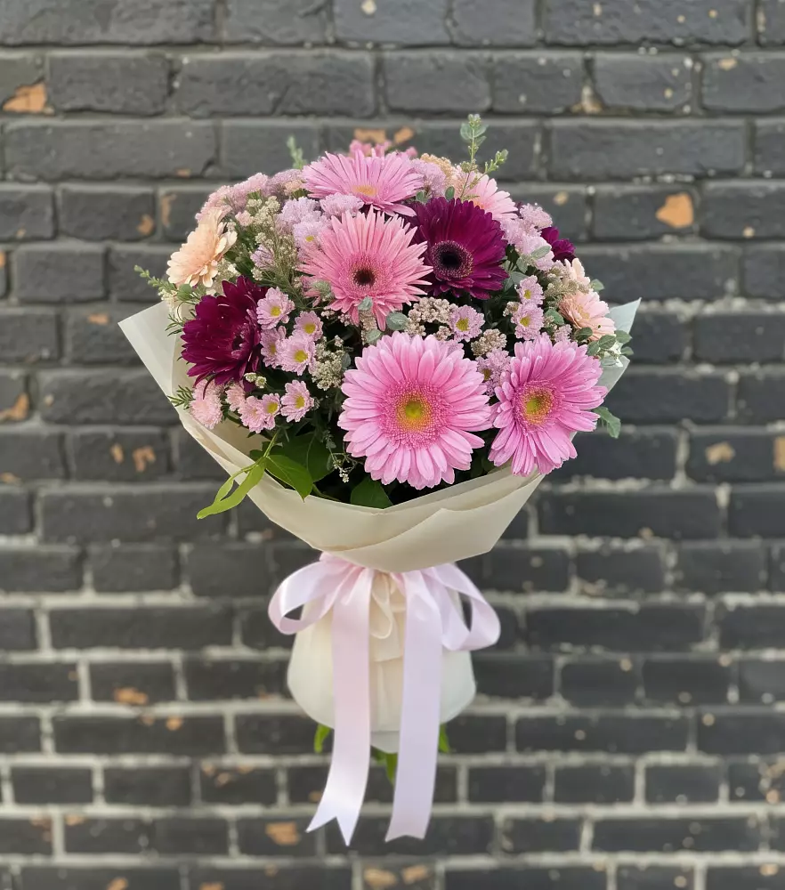 Букет цветов из: Герберы и Хризантемы в Старое