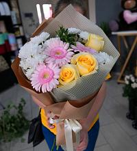 Букет цветов из:  Герберы, Розы и Хризантемы в Старое