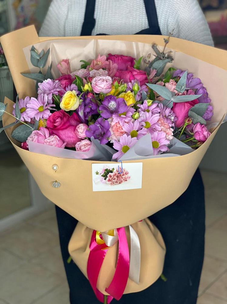 Букет цветов из: Хризантемы, Гвоздики и Альстромерии в Старое