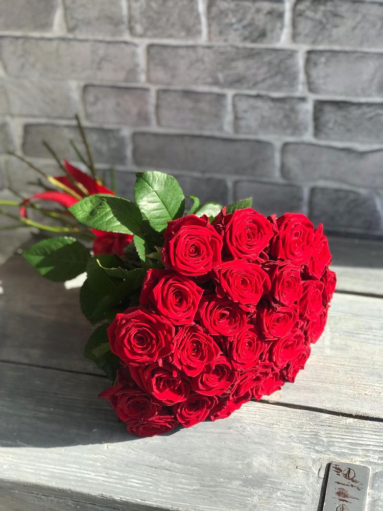 Букет Красные розы Фридом в Старое