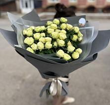 Букет Белые кустовые розы Солинеро в Старое