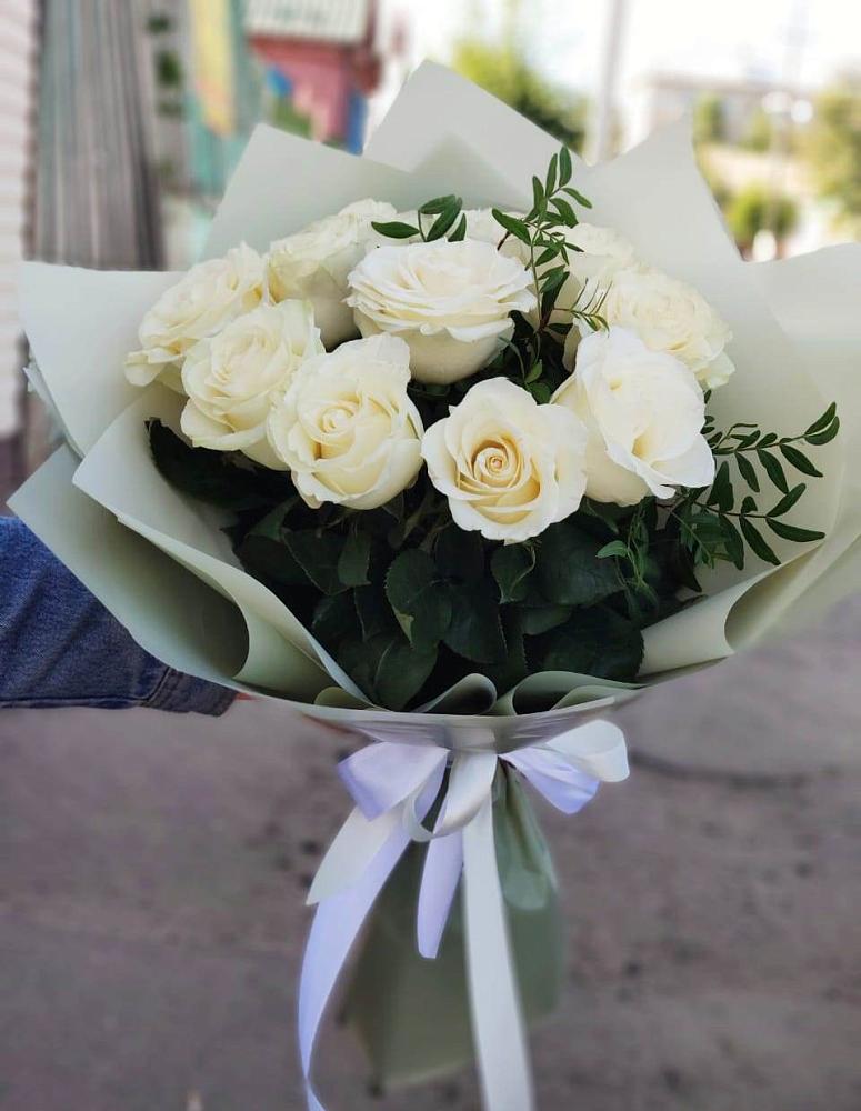 Букет Белые розы Проуд в Старое
