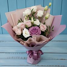 Букет цветов из:  Розы и Лизиантусы в Старое
