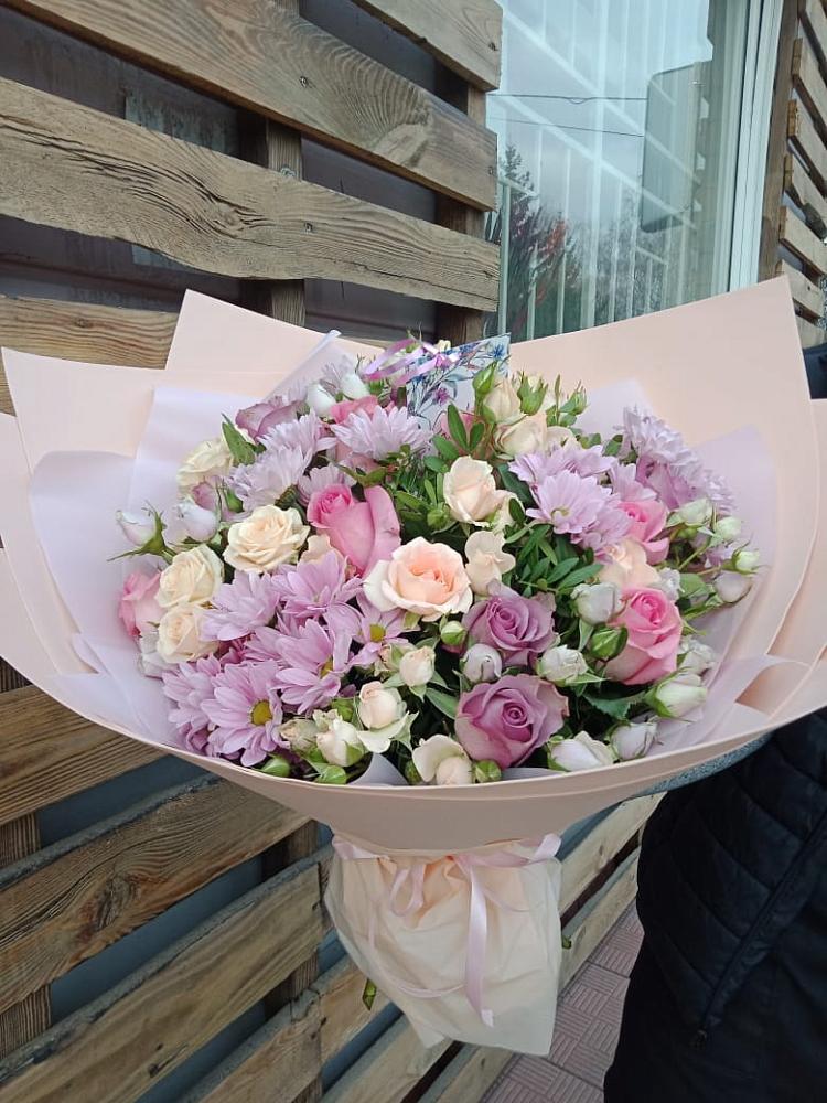 Букет цветов из: Розы и Хризантемы в Старое