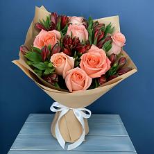 Букет цветов из:  Розы и Альстромерии в Старое