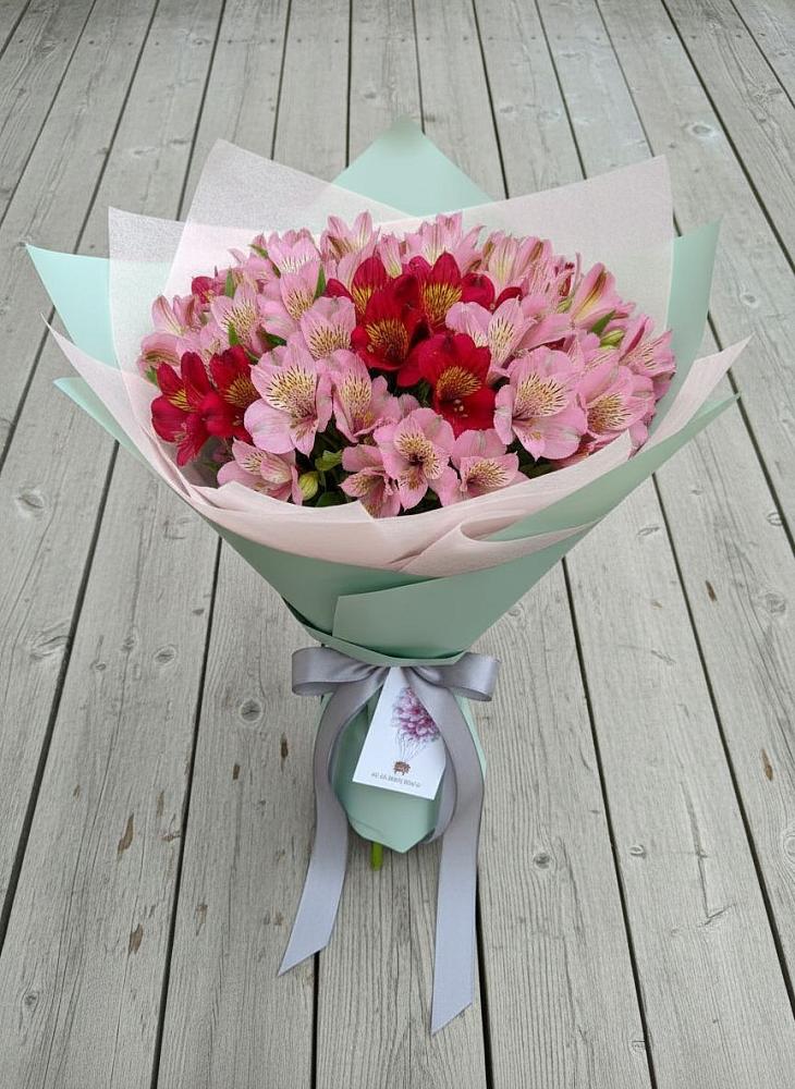 Букет цветов из: Альстромерии в Старое