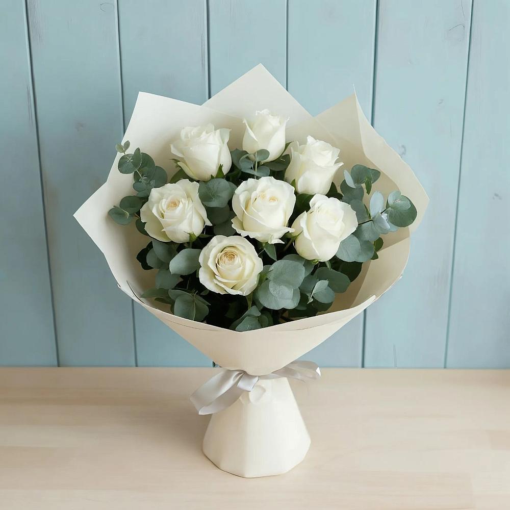 Букет Белые розы в Эвкалипте в Старое