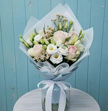 Букет цветов из:  Розы и Лизиантусы в Старое
