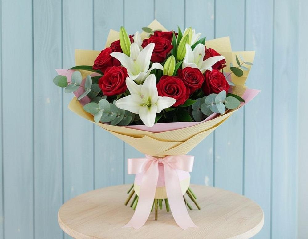 Букет цветов из: Лилии и Розы в Старое